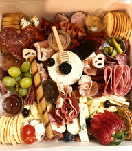 Load image into Gallery viewer, Medium Grazer Box